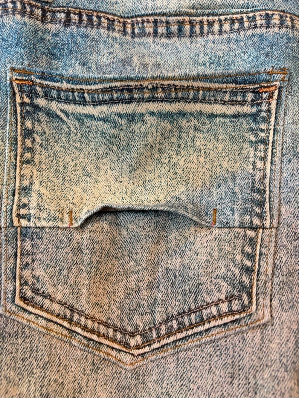 VIBRANTw M.i.U. NWT Blue Barrel Leg Jeans with Brown & Black Horse Print - Picture 10 of 10